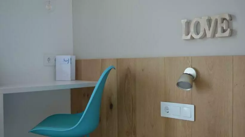 هتل Nou Estrelles