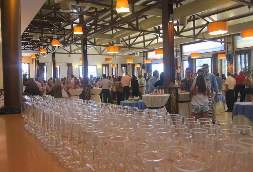 Hotel Restaurante El Lago