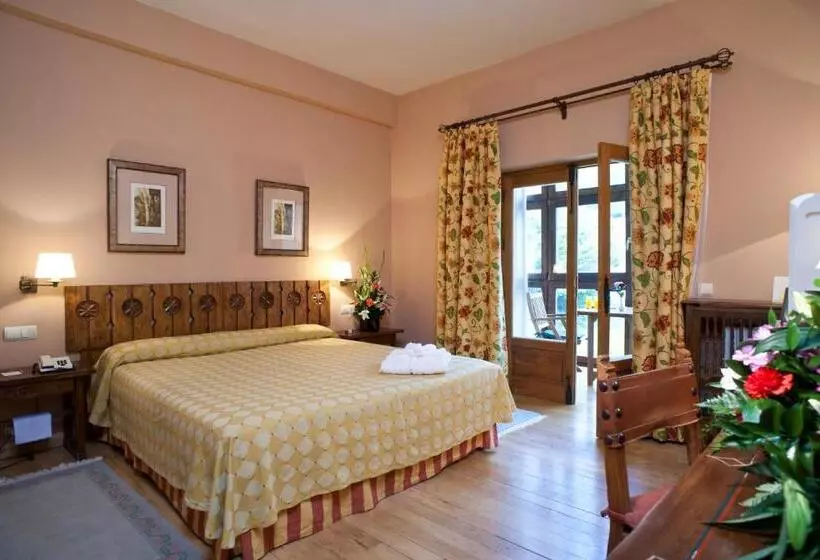 Parador De Fuente De