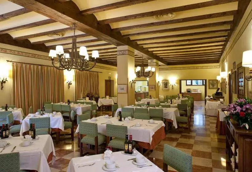 Parador De Fuente De