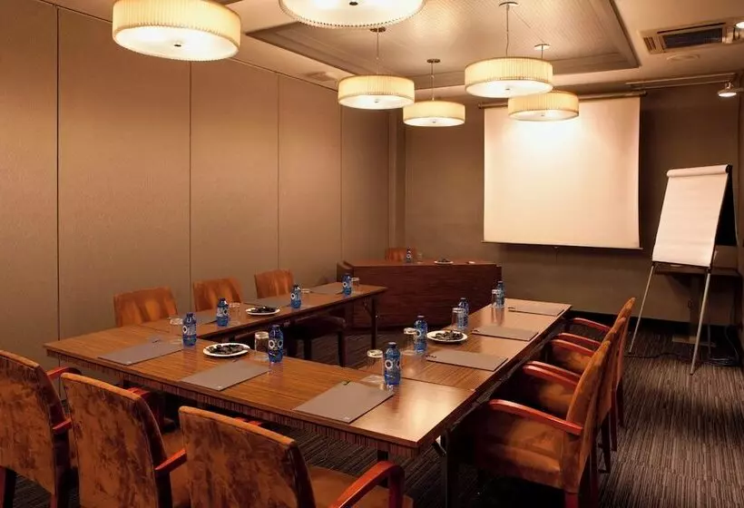 Ac Hotel Carlton Madrid By Marriott