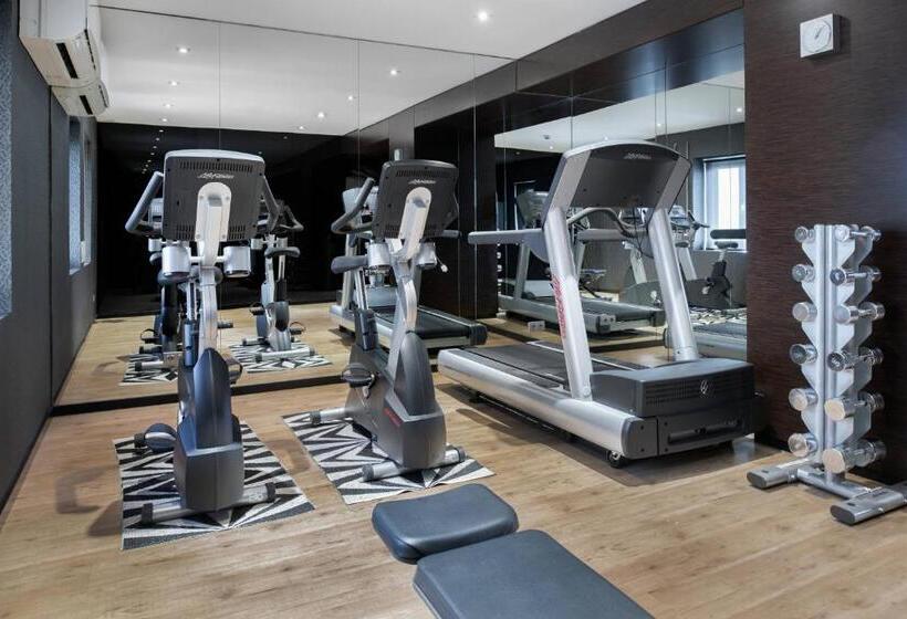 Ac Hotel Carlton Madrid By Marriott