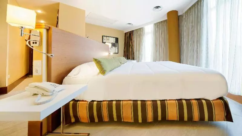 בית מלון כפרי Bull Astoria