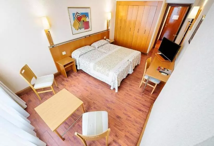 בית מלון כפרי Bull Astoria