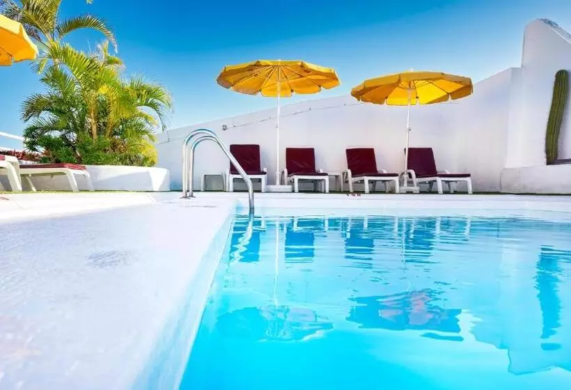 בית מלון כפרי Bull Astoria