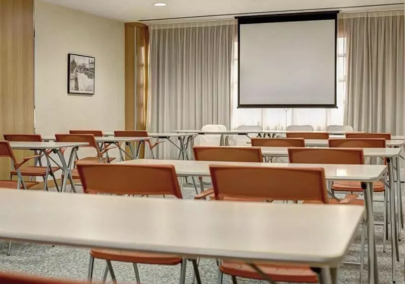 בית מלון כפרי Bull Astoria