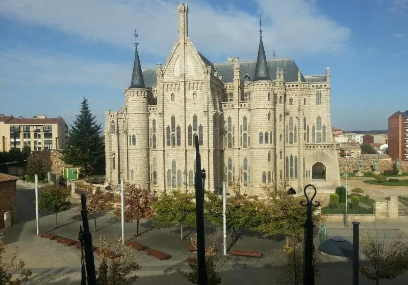 هتل Gaudi
