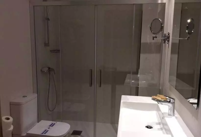 בית מלון כפרי La Noyesa  Superior