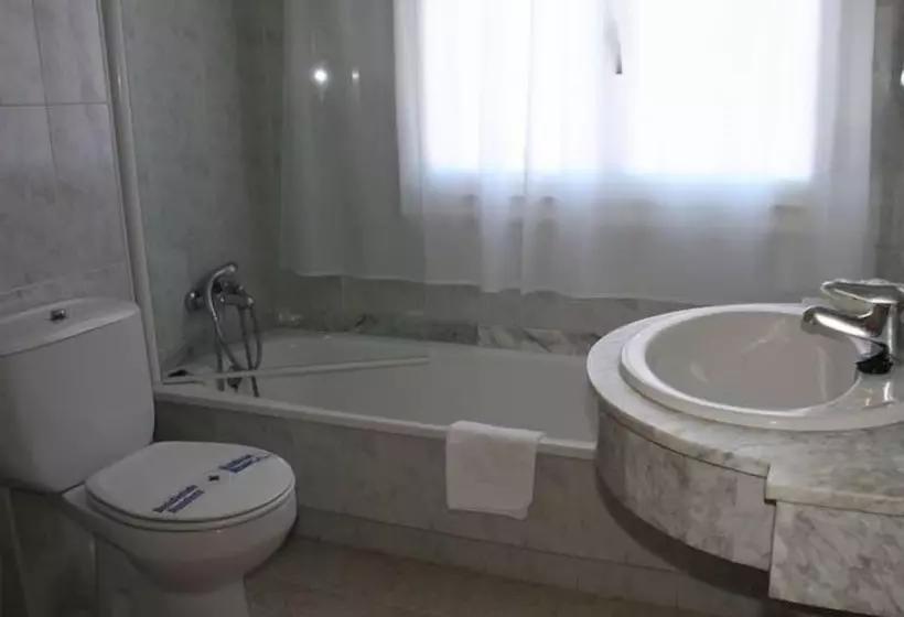 בית מלון כפרי La Noyesa  Superior