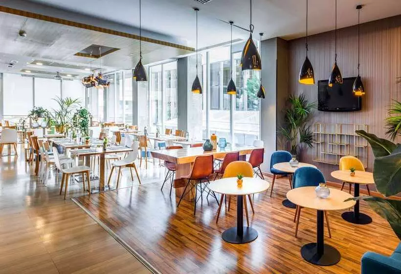 هتل Madrid Chamartín Affiliated By Meliá