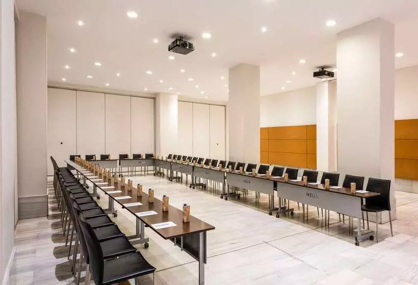 هتل Madrid Chamartín Affiliated By Meliá