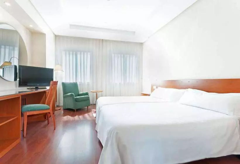 هتل Madrid Chamartín Affiliated By Meliá