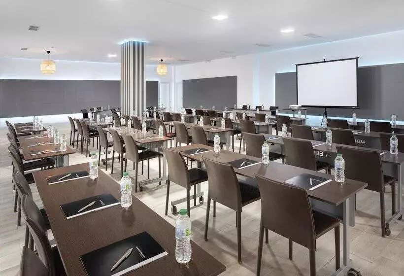 هتل Madrid Chamartín Affiliated By Meliá