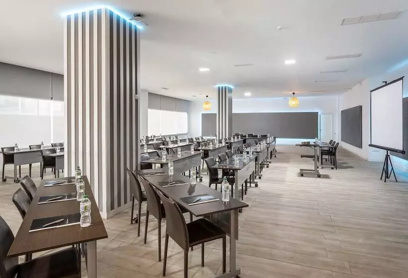 هتل Madrid Chamartín Affiliated By Meliá