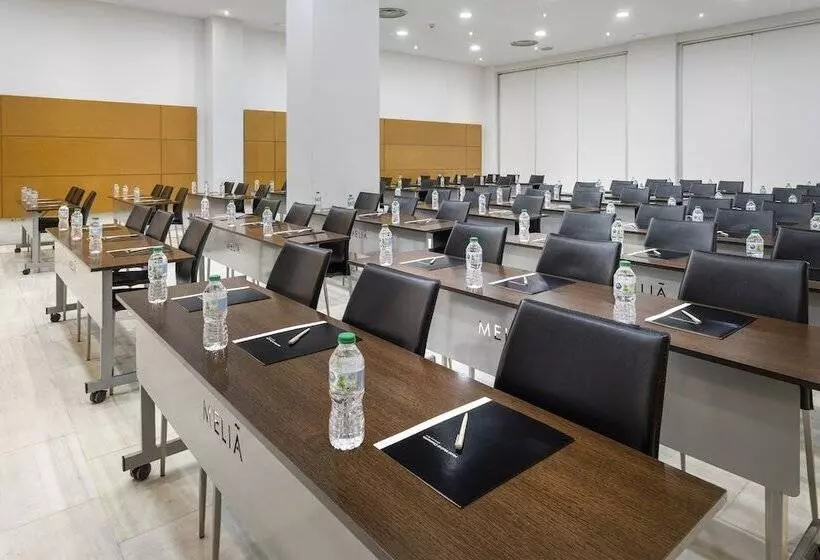 هتل Madrid Chamartín Affiliated By Meliá