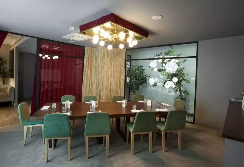 هتل NH Madrid Lagasca