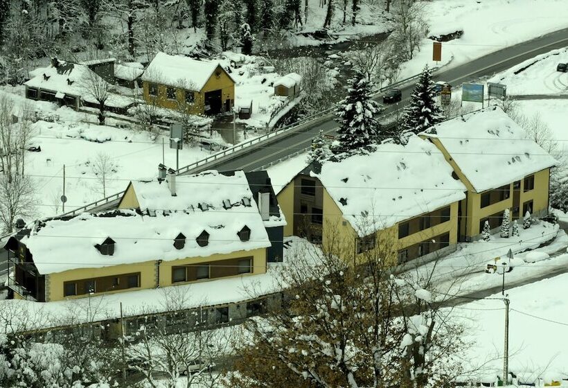 ホテル & Restaurante Pena