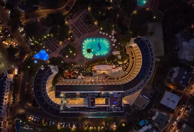 Hotelli Seaside Palm Beach