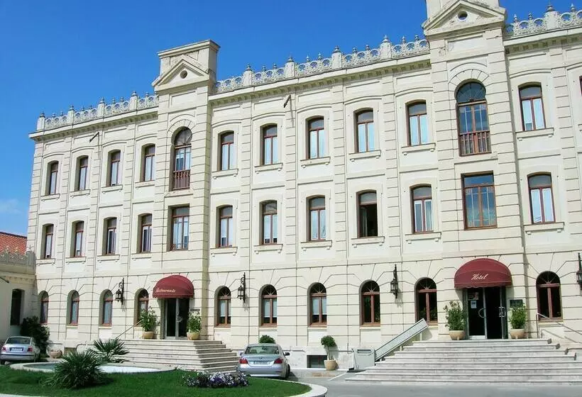 Отель Ribera Del Duero