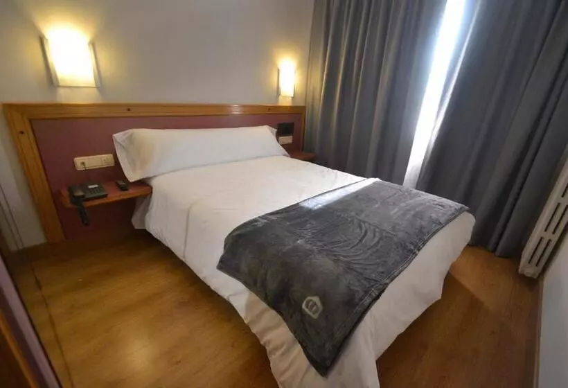 Hotel Brujas De Irues