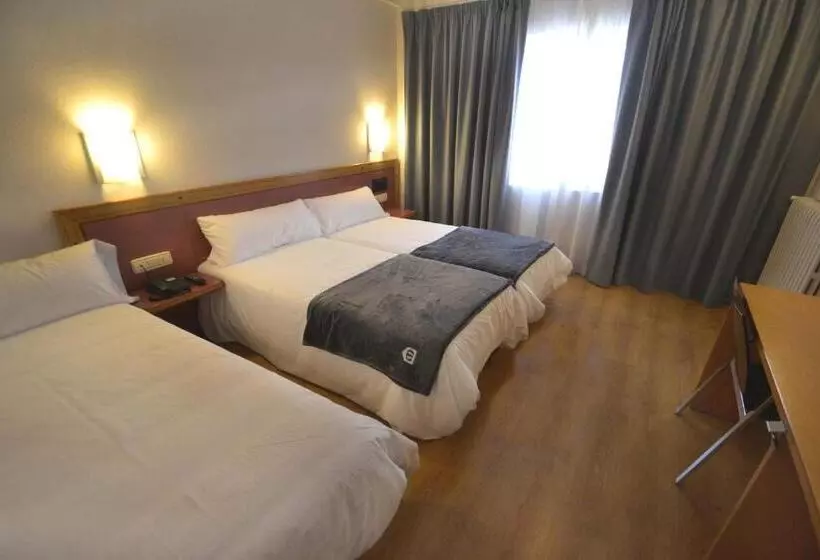 Hotel Brujas De Irues