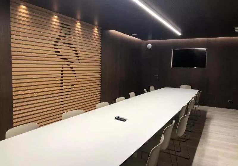 호텔 Checkin Flamingo