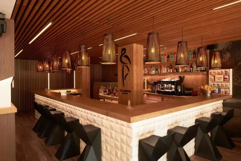 호텔 Checkin Flamingo