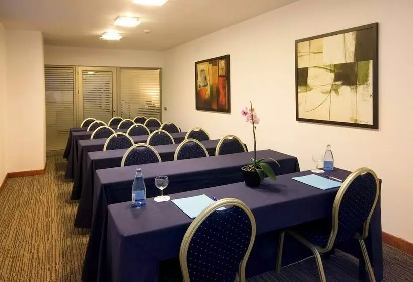 Отель Colon Rambla