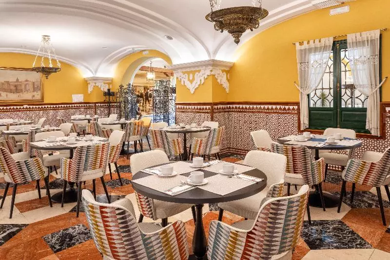 酒店 Exe Sevilla Macarena