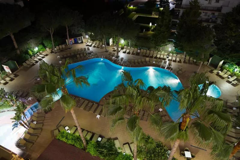 Отель Golden Port Salou & Spa