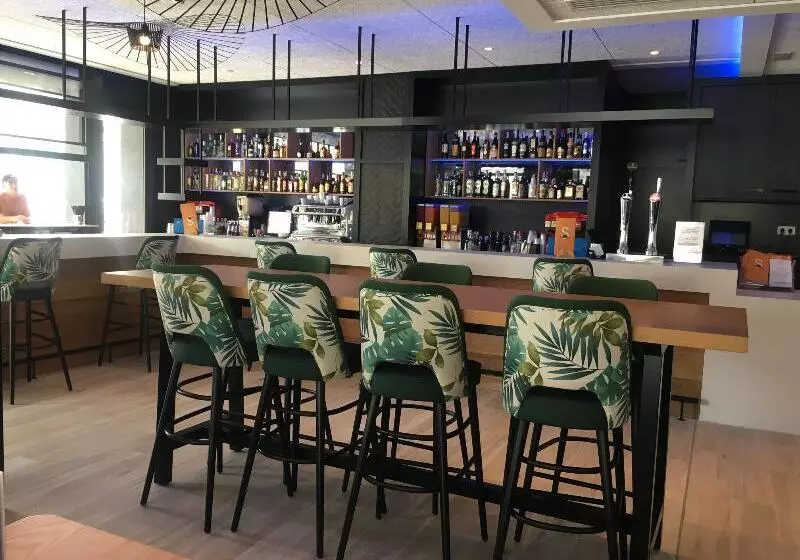 Отель Golden Port Salou & Spa