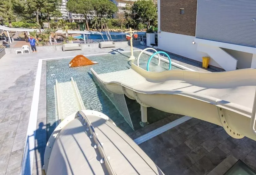 ホテル Golden Port Salou & Spa