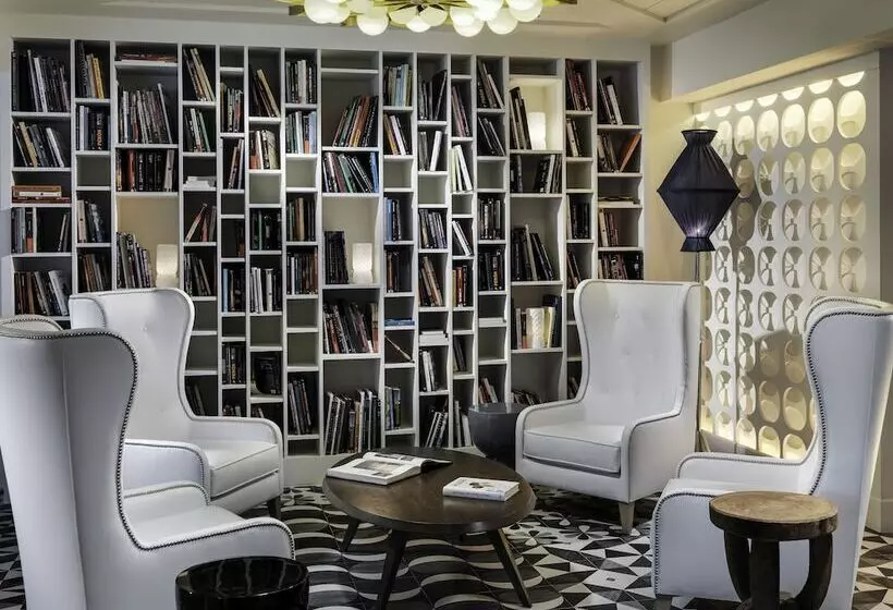 ホテル H10 Vintage Salou - Adults Only