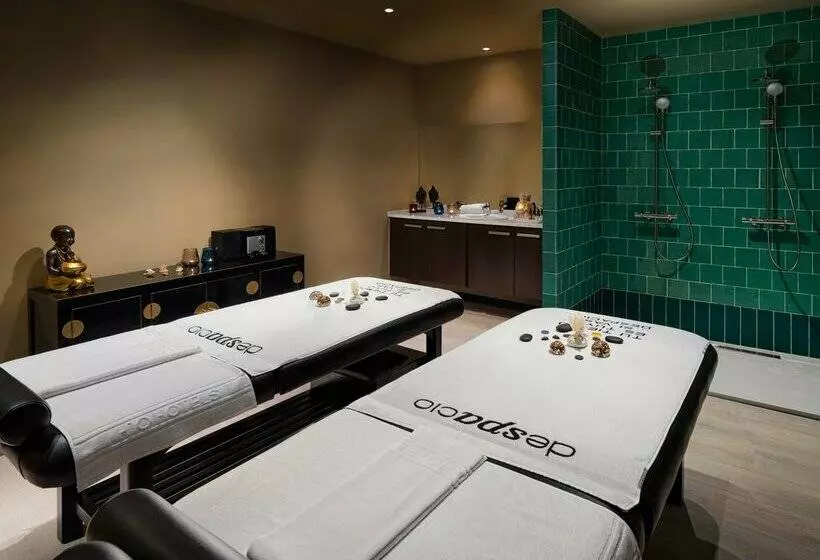 ホテル H10 Vintage Salou - Adults Only