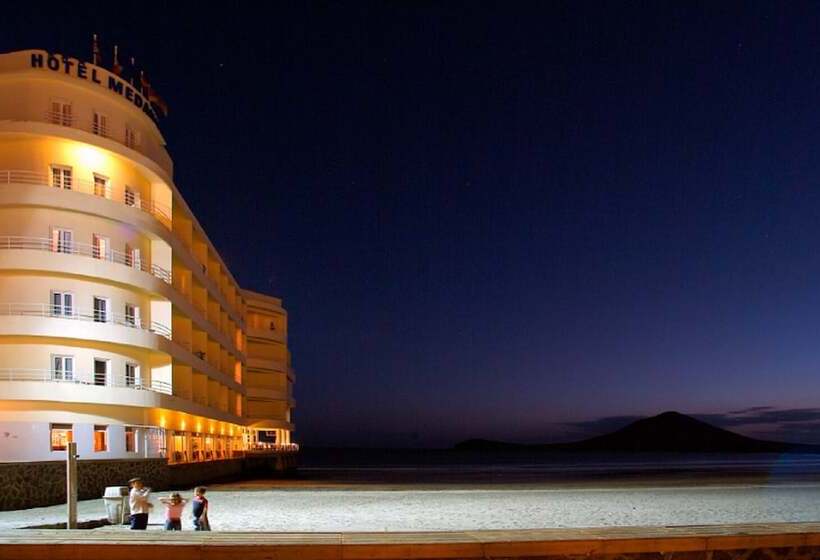 هتل Medano