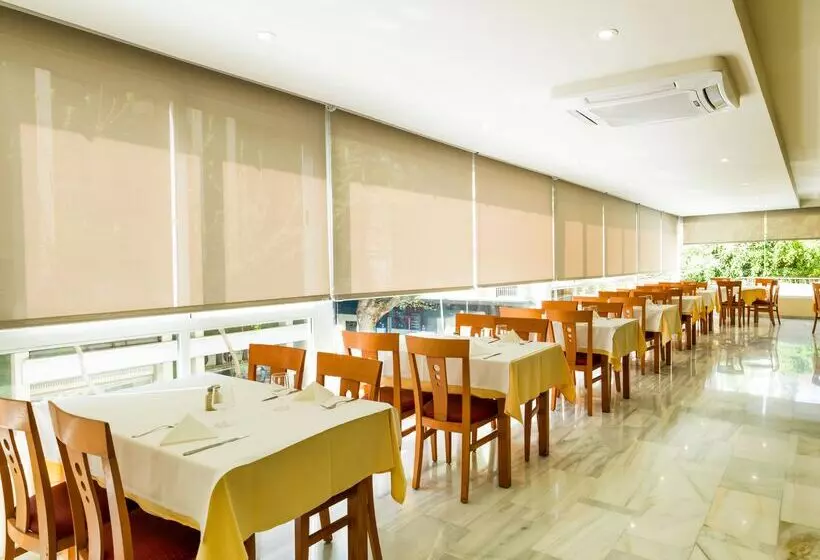 فندق Monarque El Rodeo