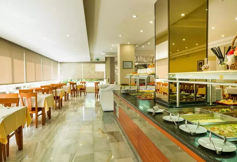 فندق Monarque El Rodeo