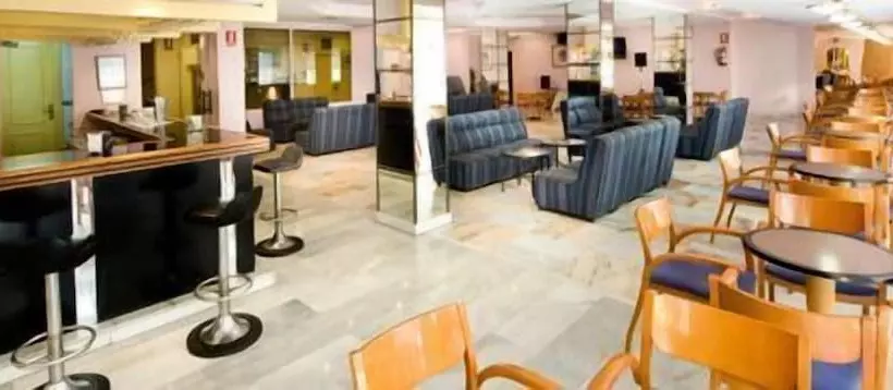 فندق Monarque El Rodeo