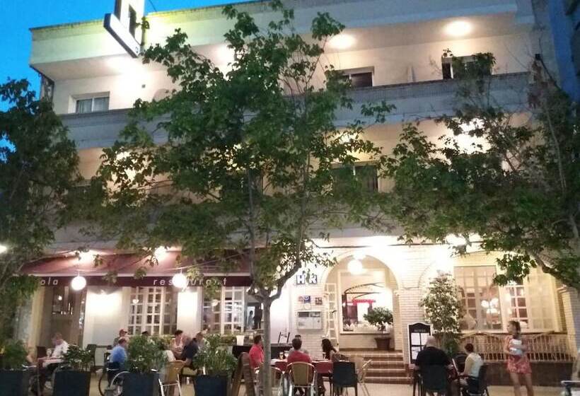 هتل Restaurant Llansola