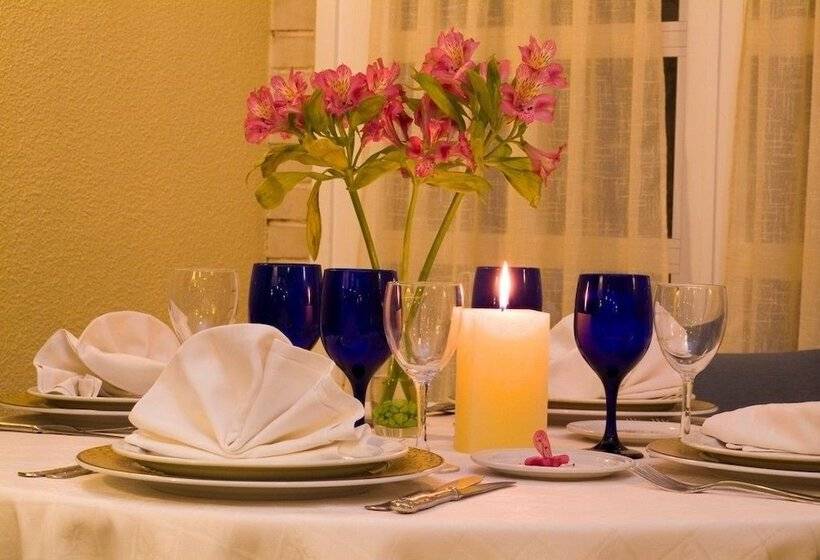 هتل Restaurant Llansola