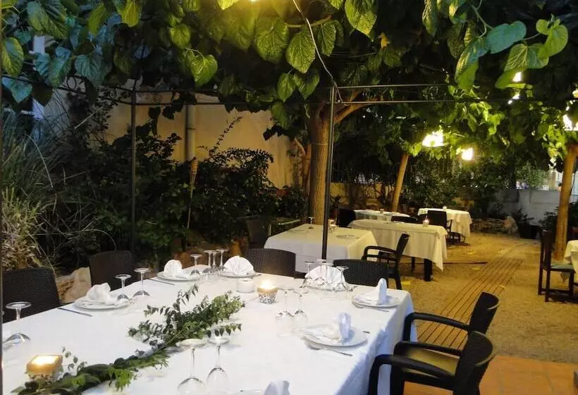 בית מלון כפרי Restaurant Llansola