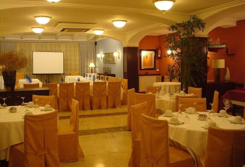 هتل Restaurant Llansola