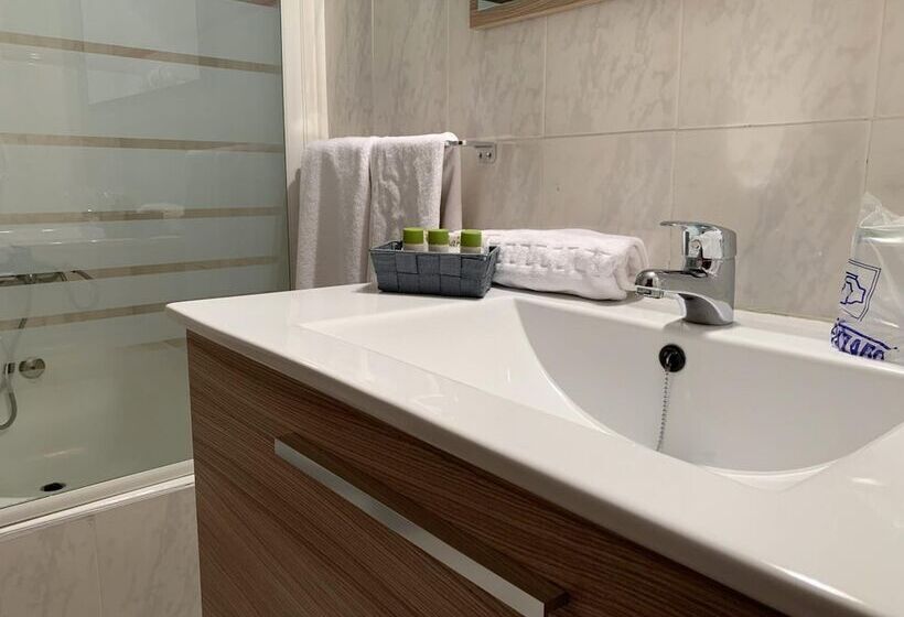 هتل Restaurant Llansola