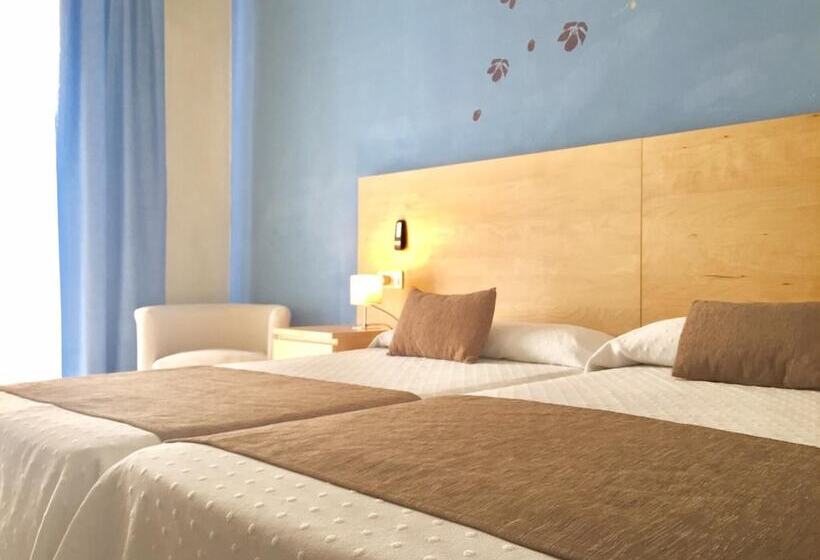 هتل Restaurant Llansola