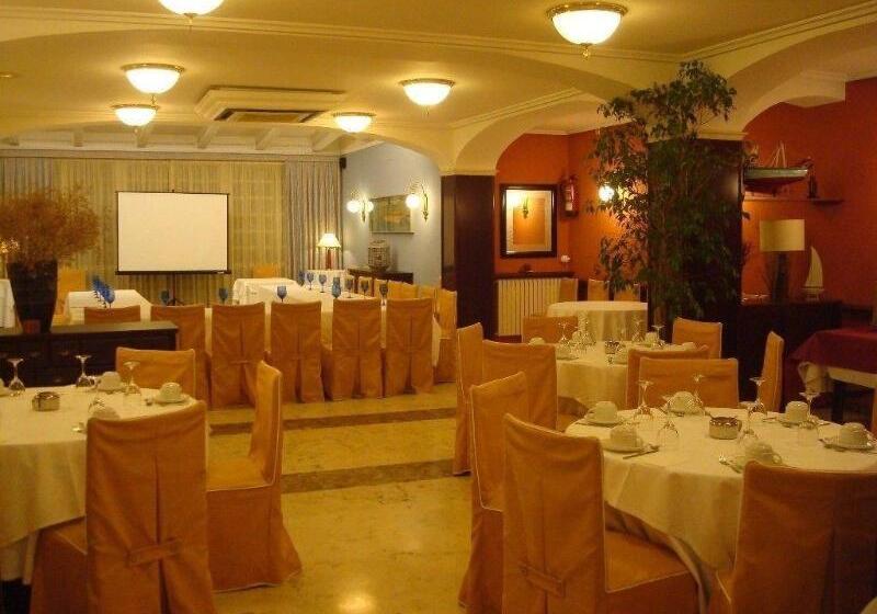 هتل Restaurant Llansola