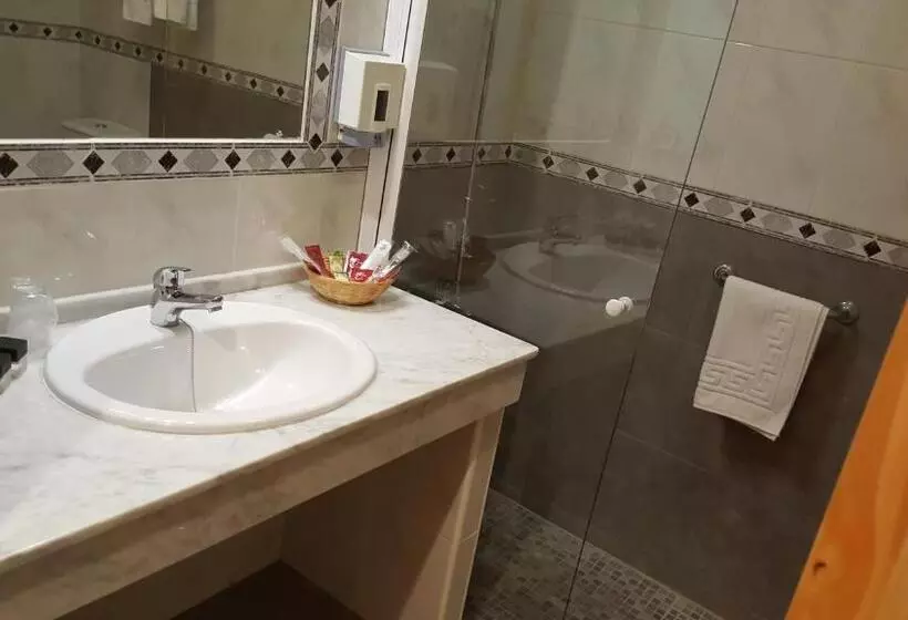 فندق Torre De Los Guzmanes