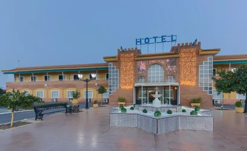 فندق Torre De Los Guzmanes