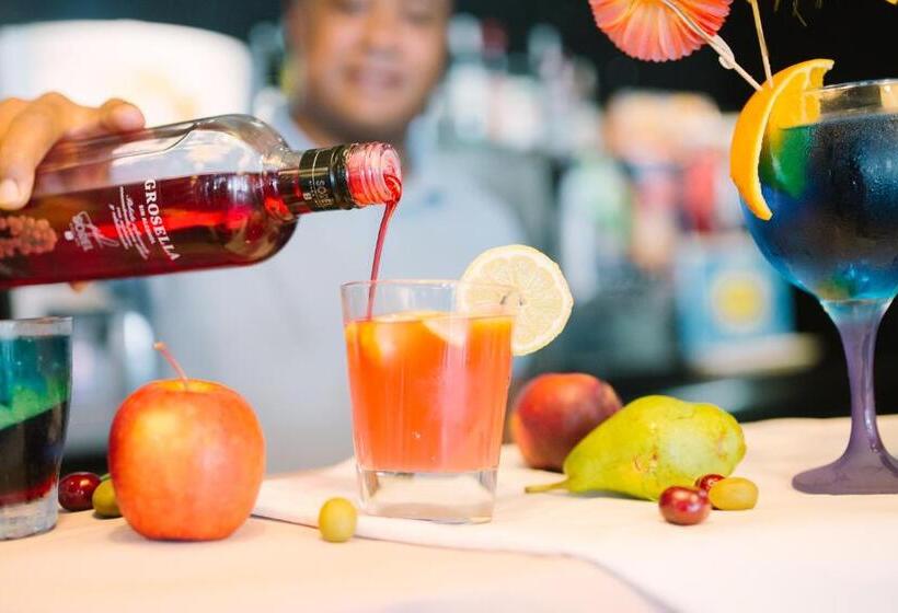 هتل Villamarina Club