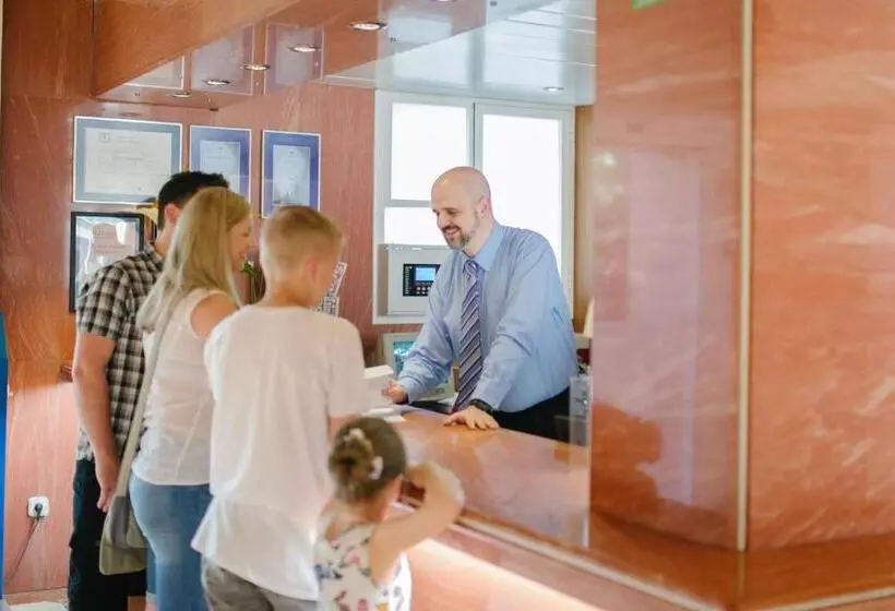 Отель Villamarina Club