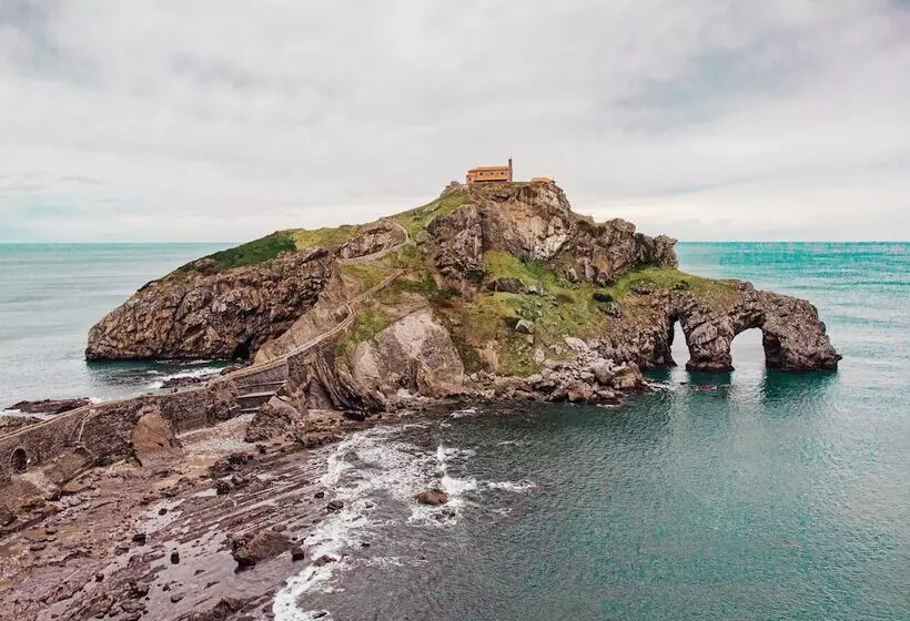 פונדק Casual Gurea